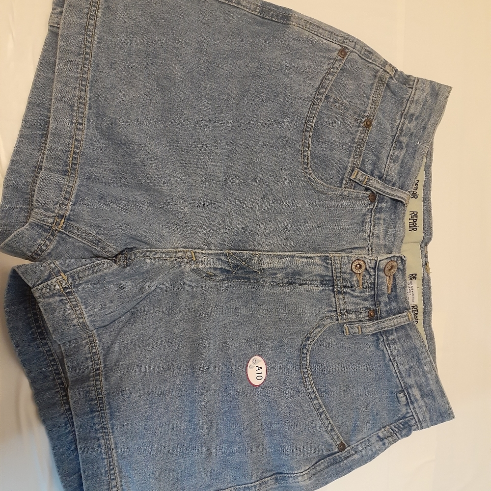 Repair jean Women's shorts. Size 9/10.